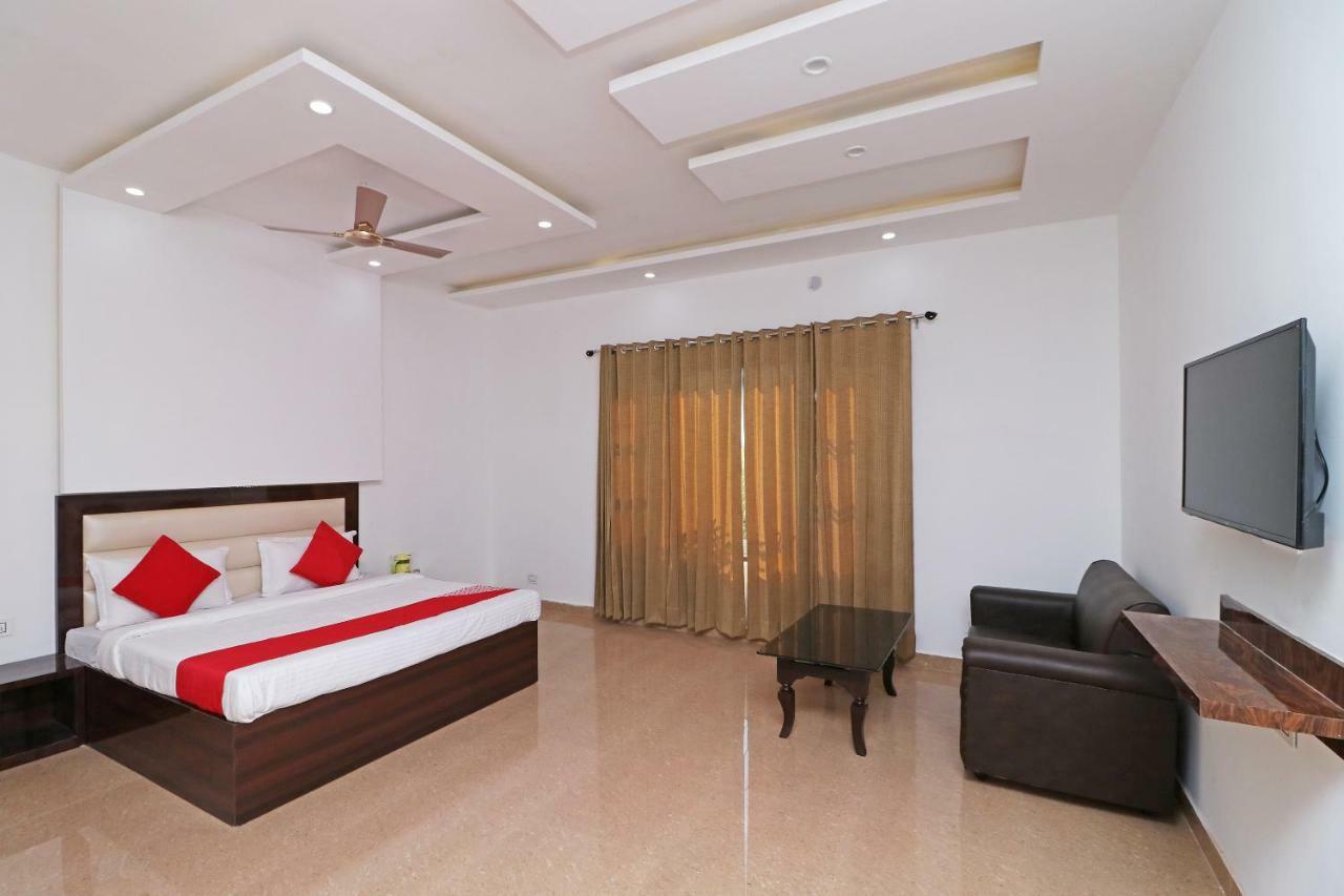 Oyo 29755 Hotel Jammu Airlines Exterior photo